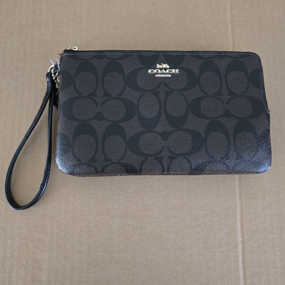 Coach Signature Black Wristlet